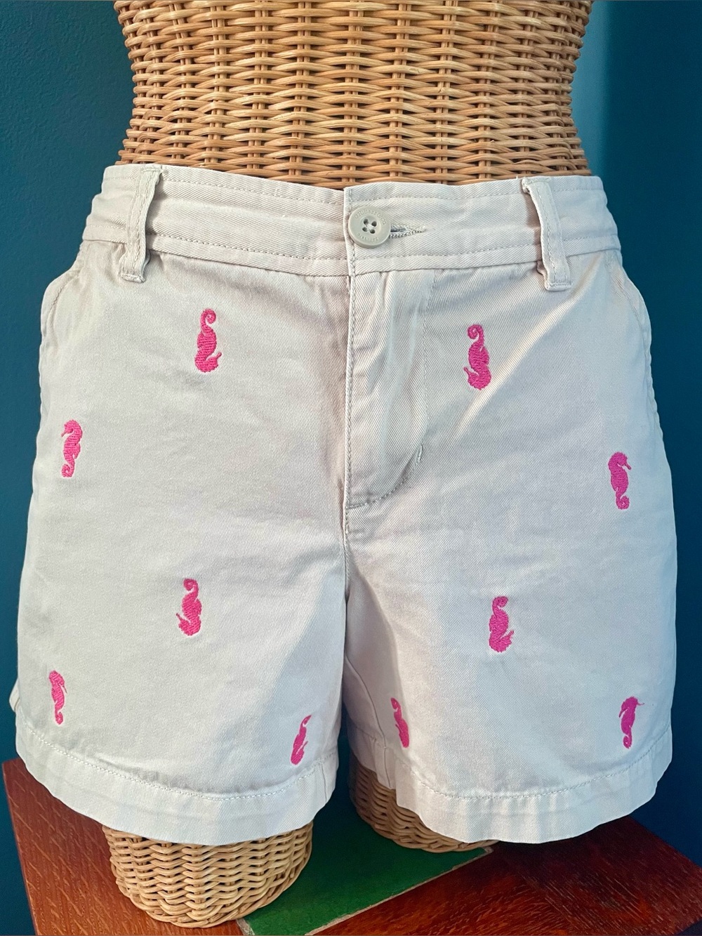 G.H. Bass Beige Cotton Shorts With Embroidered Pink Seahorses Size 4